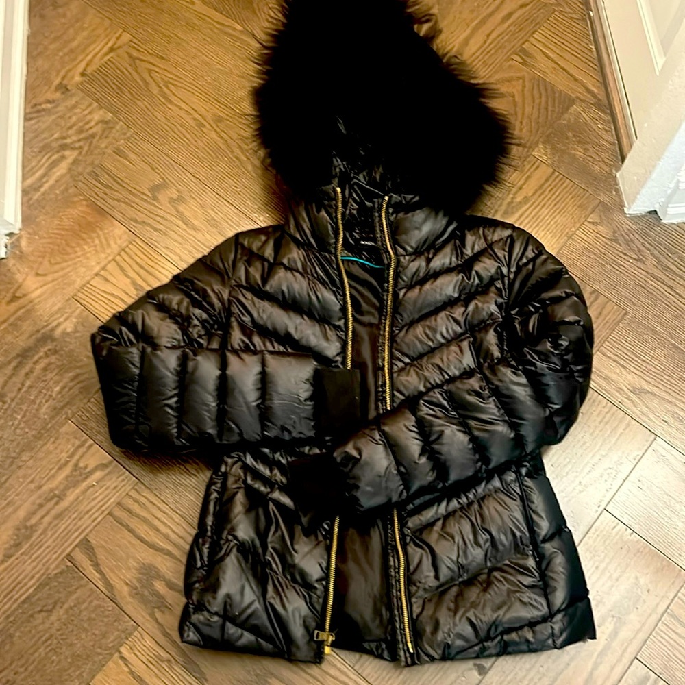 Andrew Marc black hooded puffer jacket